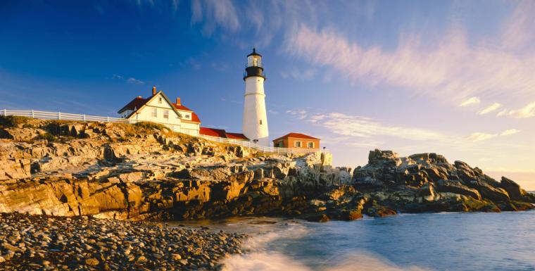 picturesque-maine-lighthouse-shot1